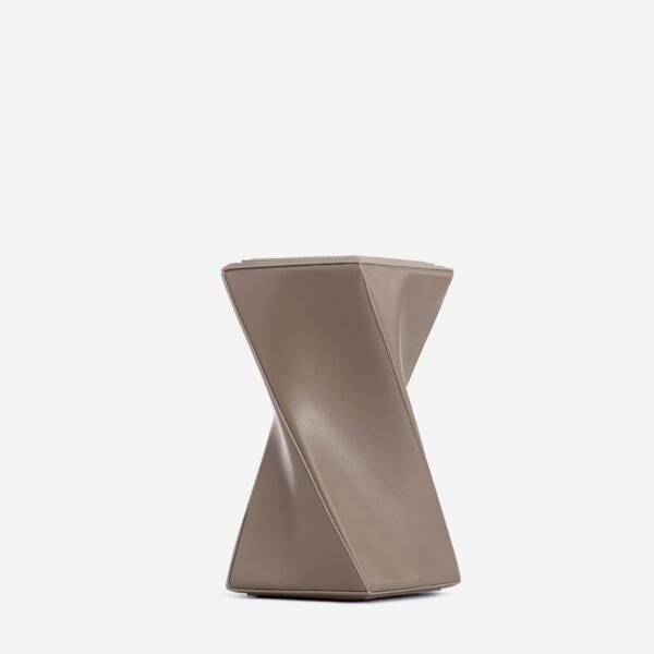 Stormi - Image 6