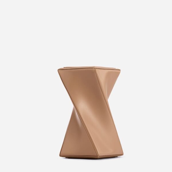 Stormi - Image 8